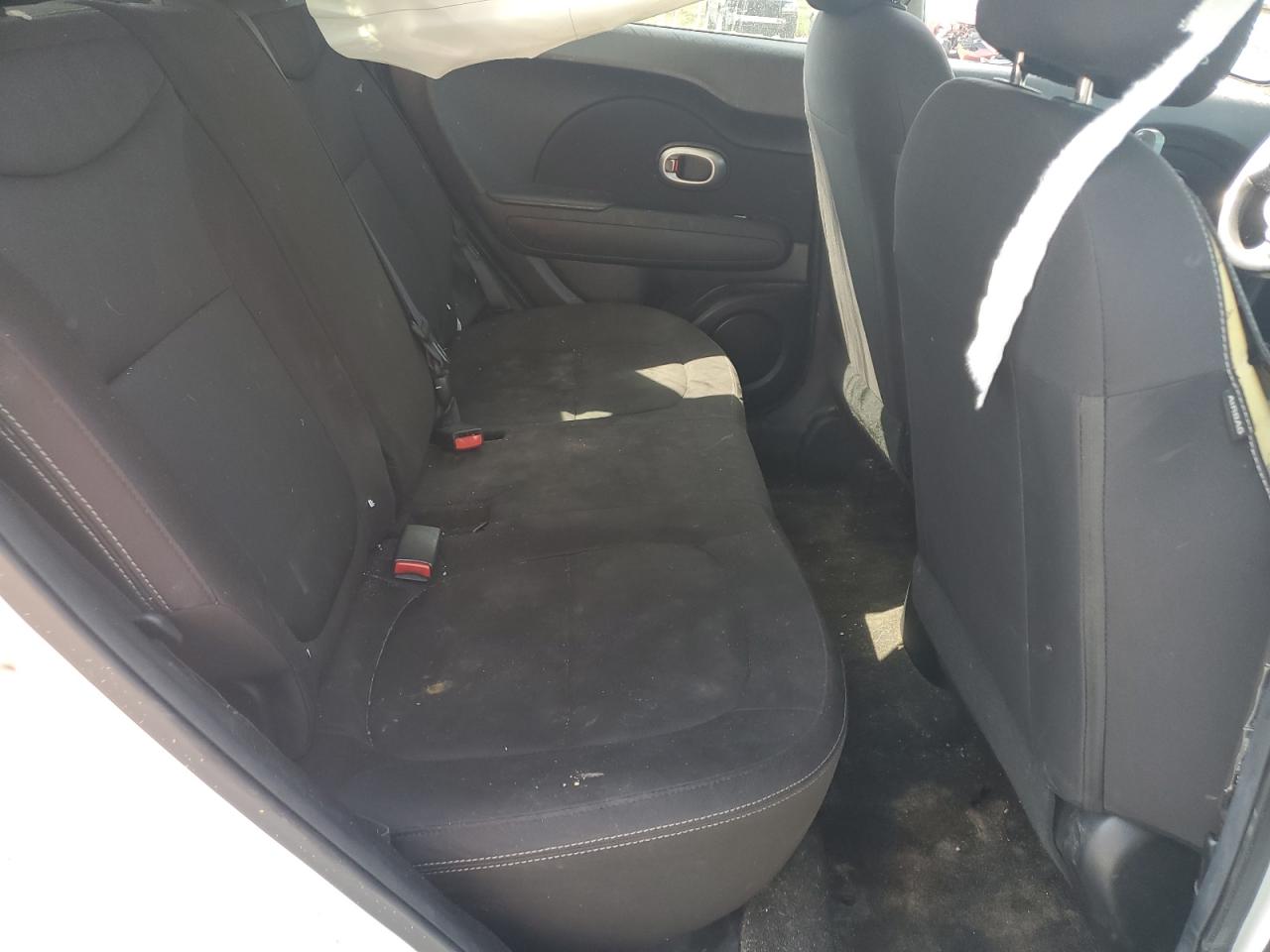 2018 Kia Soul VIN: KNDJN2A22J7563545 Lot: 62333475