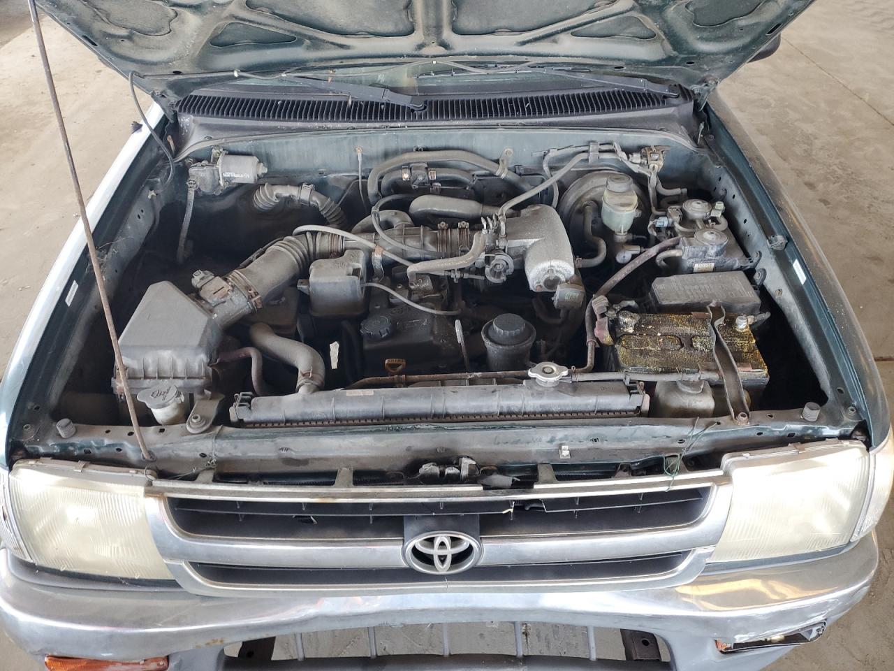 2000 Toyota Tacoma Xtracab VIN: 4TAVL52N4YZ610926 Lot: 62794125
