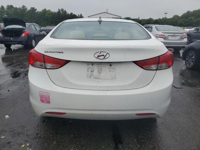 Sedans HYUNDAI ELANTRA 2013 Biały