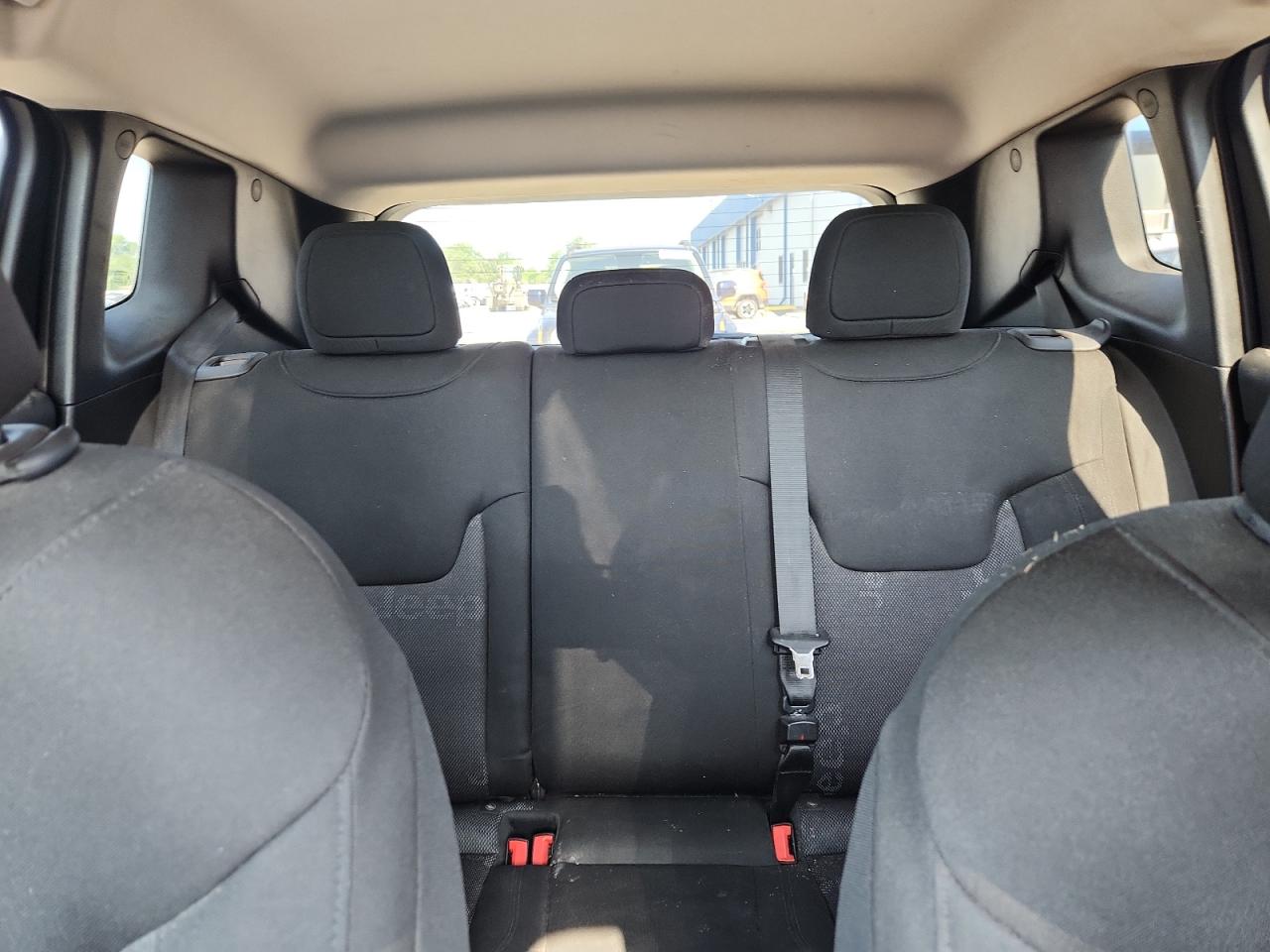 JEEP RENEGADE 2016 VIN ZACCJABW9GPD01923 photo 10