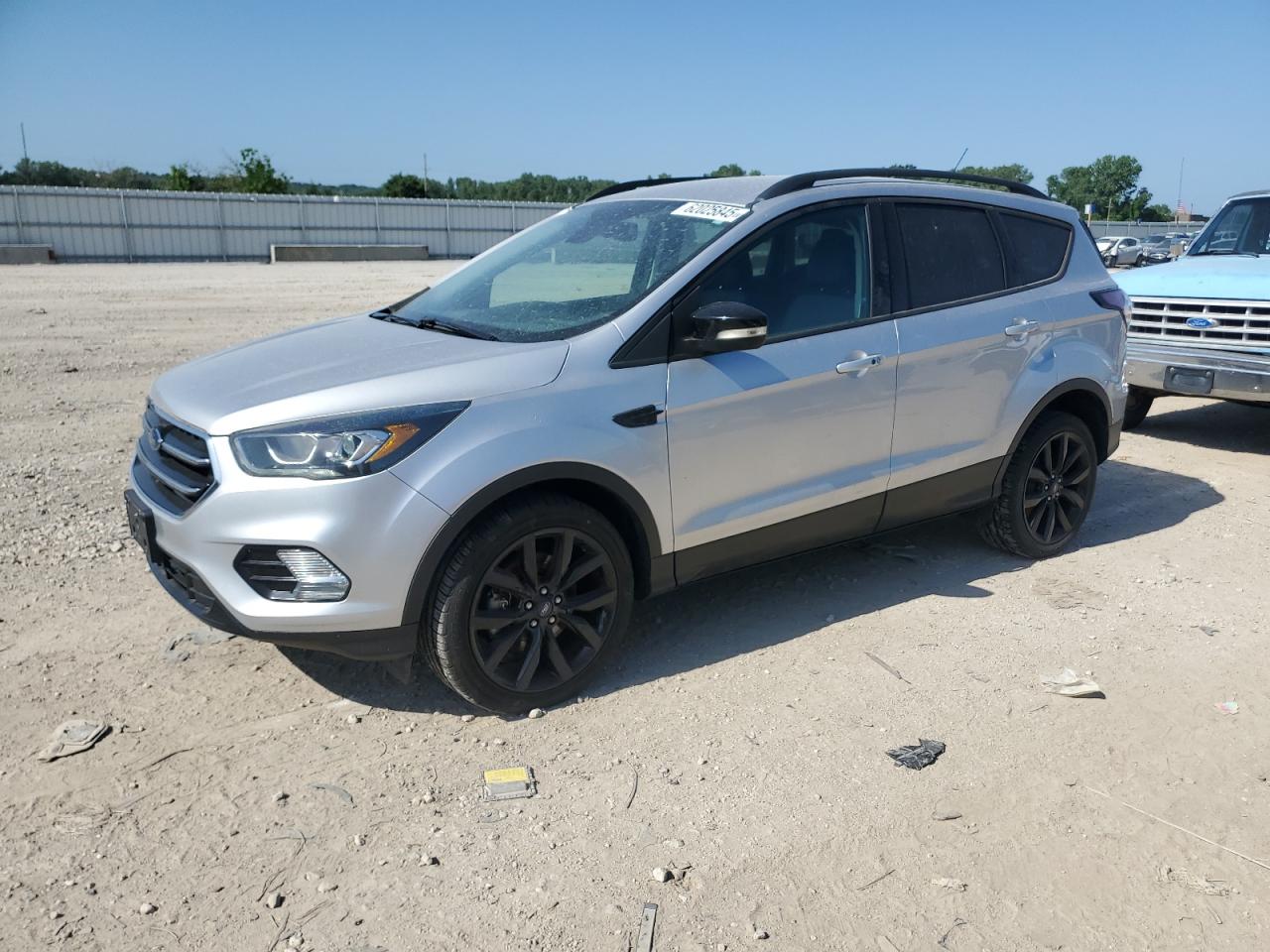 Kansas City, KS에서 판매 중인 2017 Ford Escape Titanium - Minor Dent/Scratches