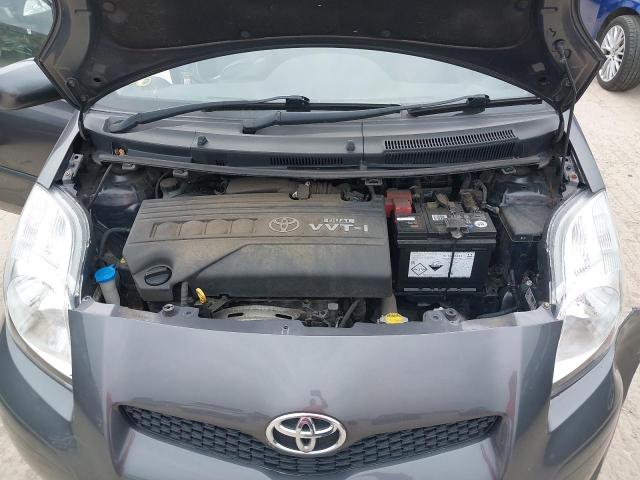 2009 TOYOTA YARIS TR V