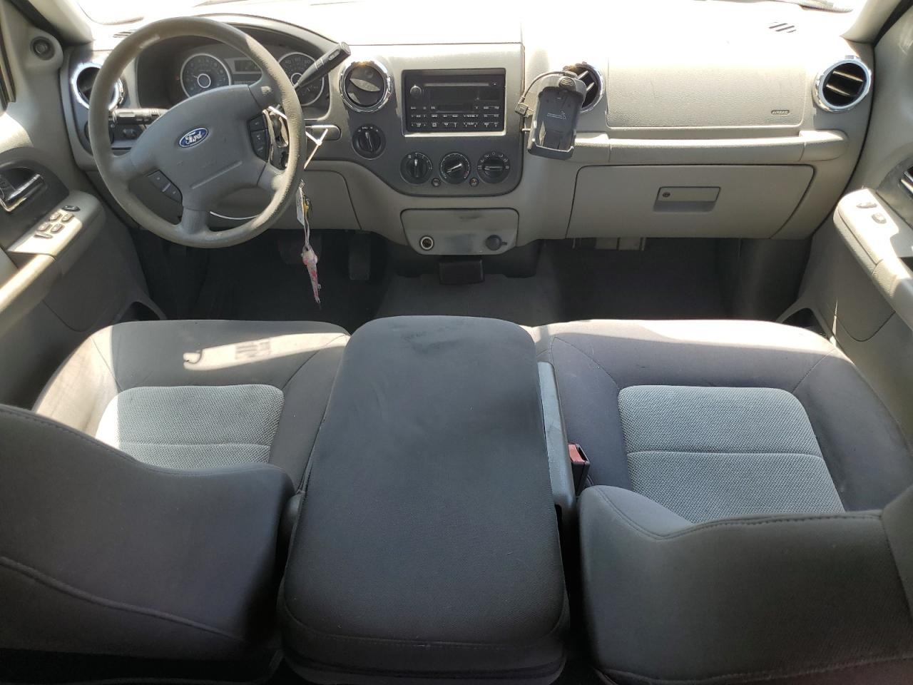 2005 Ford Expedition Xls VIN: 1FMPU14575LA72300 Lot: 60451005
