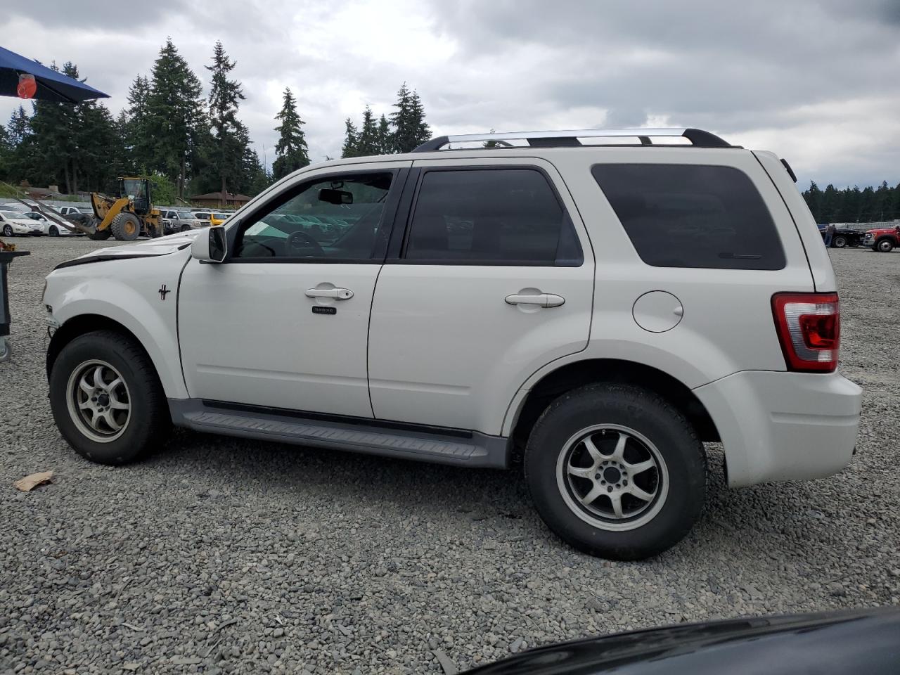 FORD ESCAPE 2010 VIN 1FMCU9EG5AKA70316 zdjęcie 2