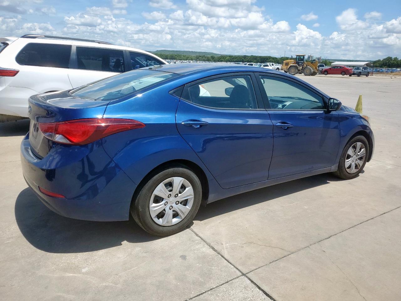 HYUNDAI ELANTRA 2016 VIN 5NPDH4AE7GH687406 фото 3