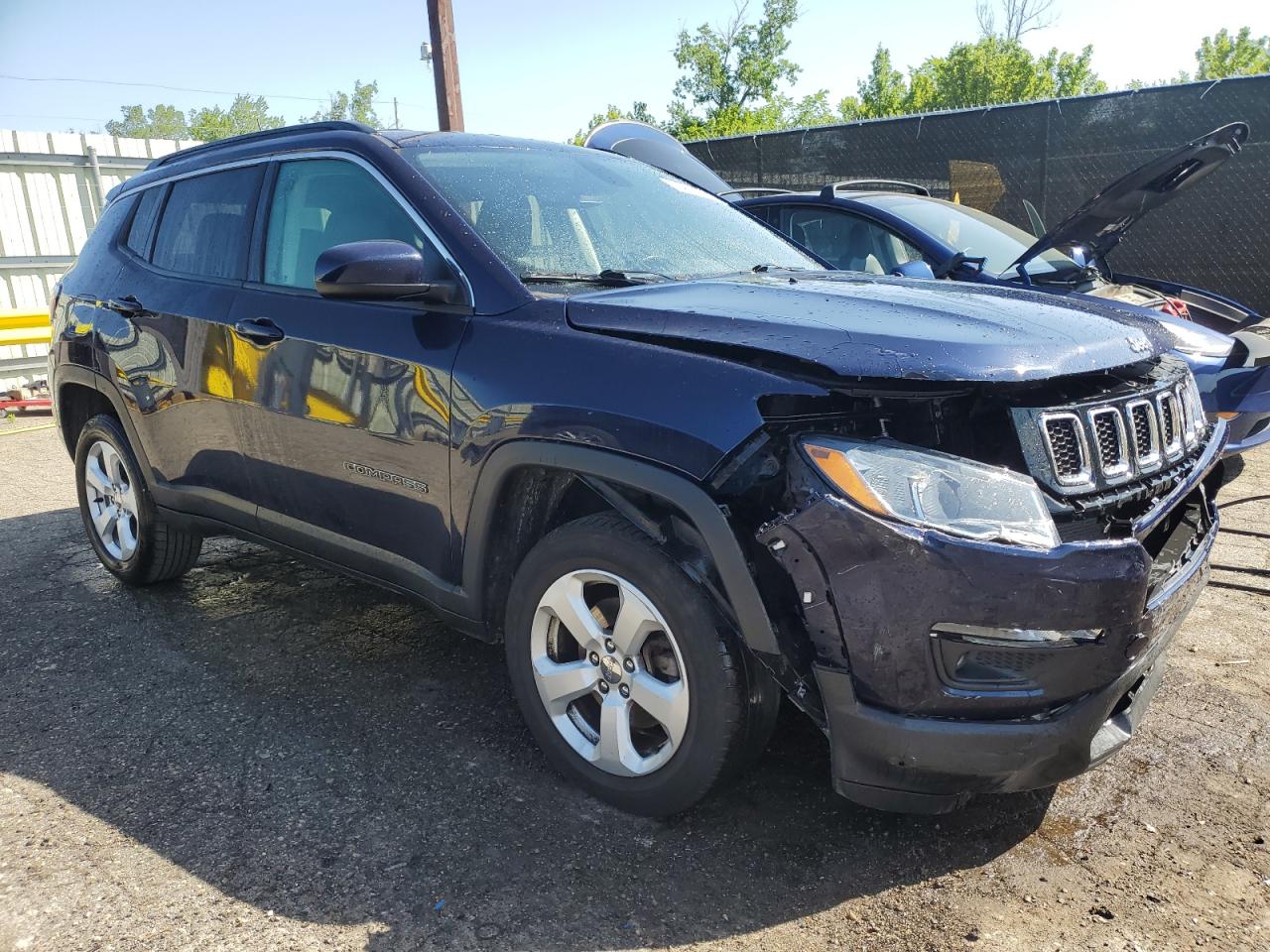 JEEP COMPASS 2020 VIN 3C4NJDBB2LT164611 photo 4