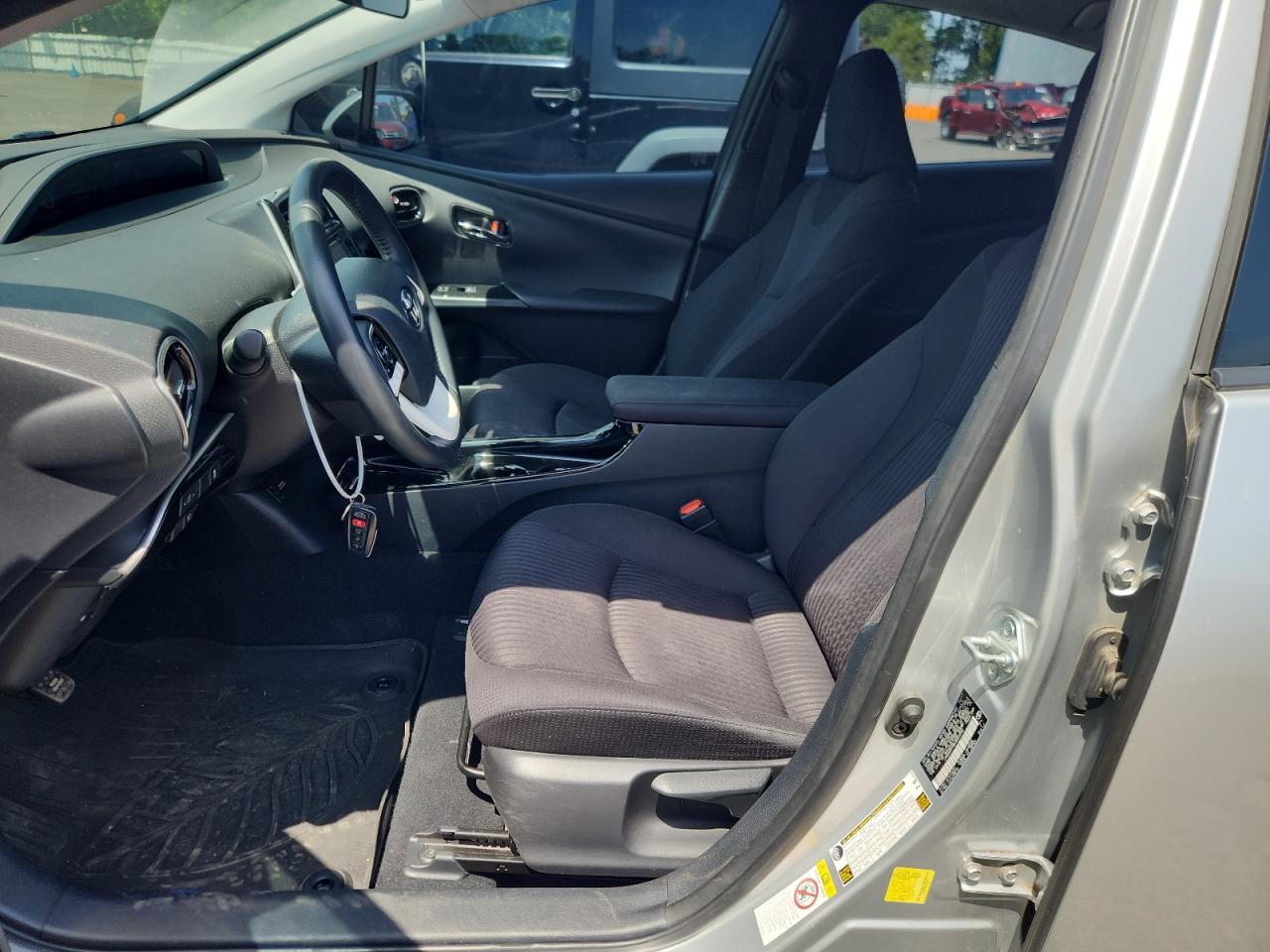 JTDKARFP8H3053392 2017 Toyota Prius Prime