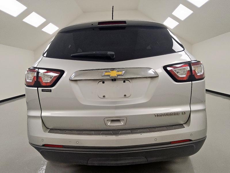  CHEVROLET TRAVERSE 2015 Srebrny