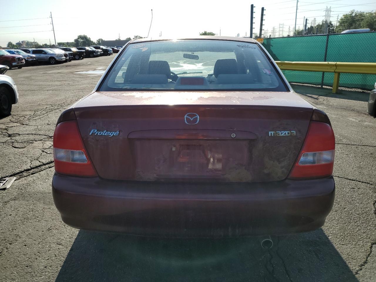 2002 Mazda Protege Dx VIN: JM1BJ225321605590 Lot: 61098175