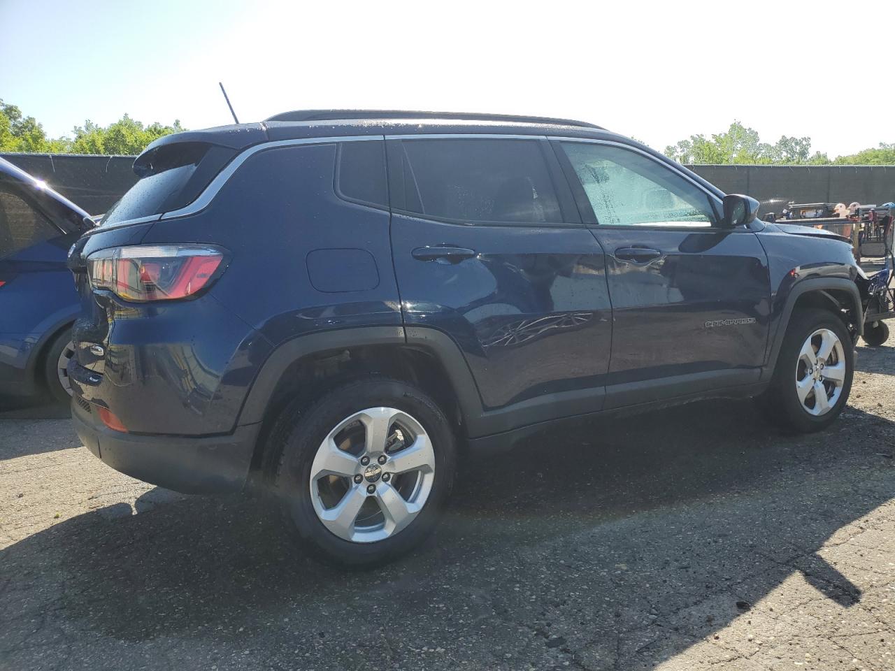 JEEP COMPASS 2020 VIN 3C4NJDBB2LT164611 photo 3