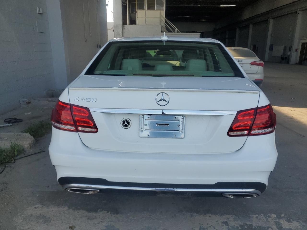 2014 Mercedes-Benz E 350 VIN: WDDHF5KBXEA965310 Lot: 62078015