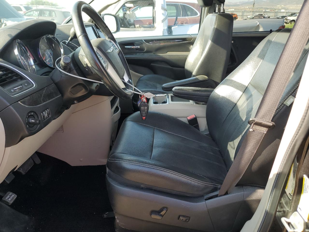 2015 Chrysler Town & Country Touring VIN: 2C4RC1BGXFR582458 Lot: 62357825