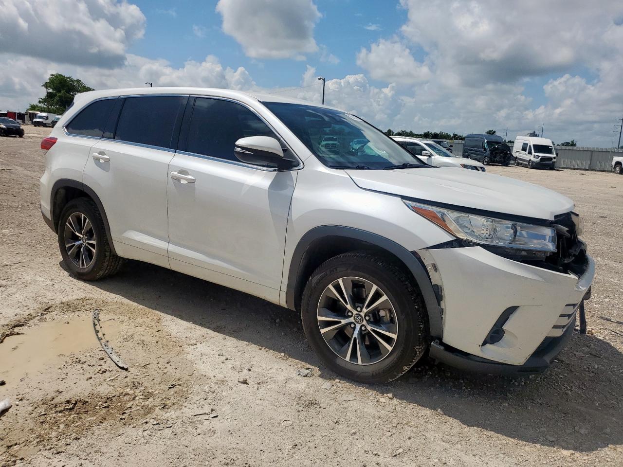 TOYOTA HIGHLANDER 2017 VIN 5TDZARFH1HS029182 фото 4
