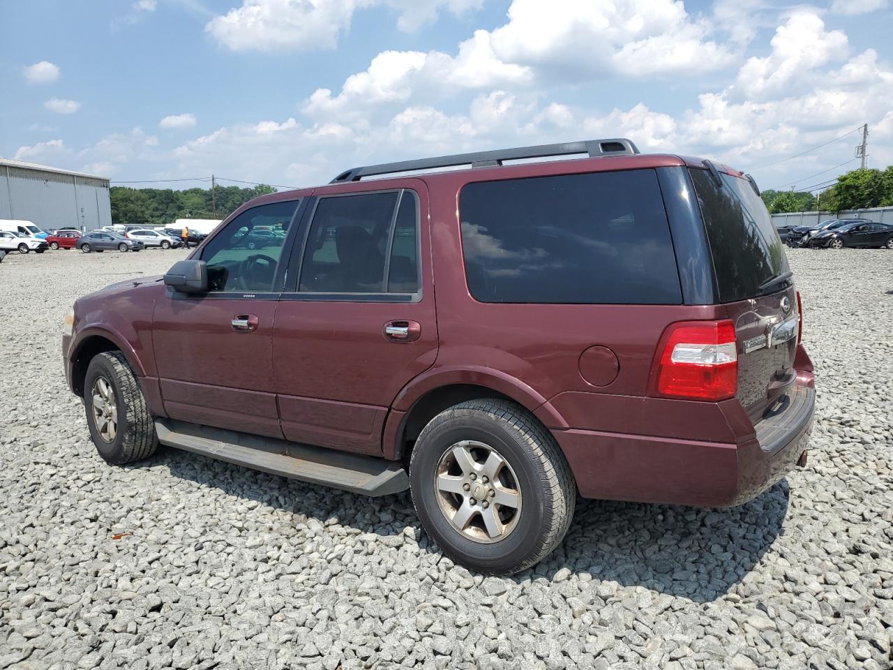 2010 Ford Expedition Xlt VIN: 1FMJU1G53AEB64987 Lot: 61951875