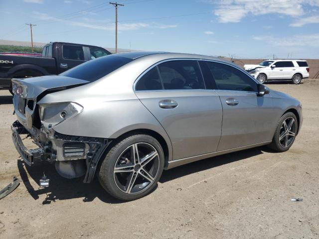  MERCEDES-BENZ A-CLASS 2019 Серебристый