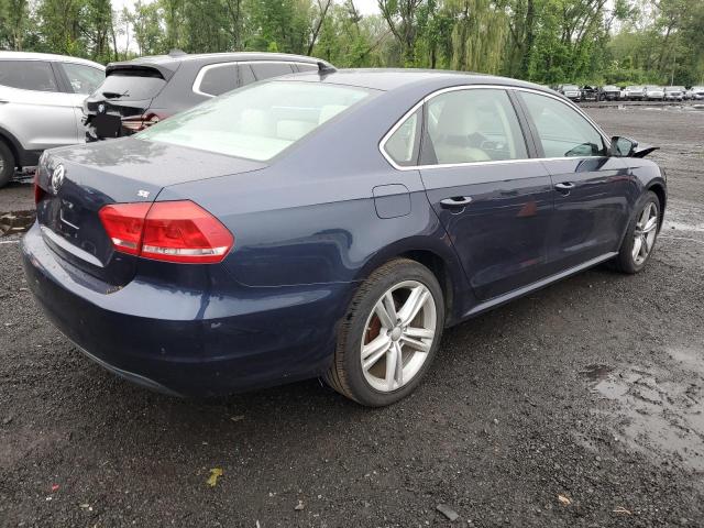 Sedans VOLKSWAGEN PASSAT 2014 Blue