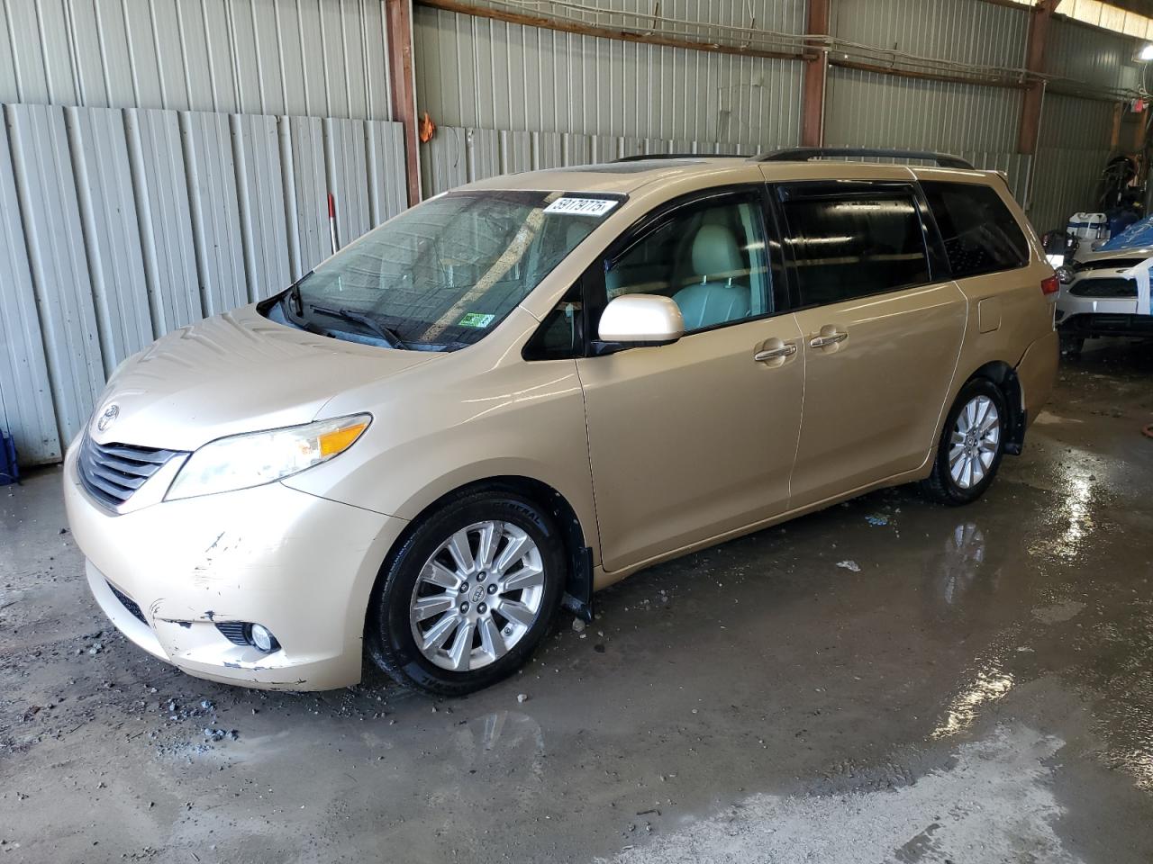 2011 Toyota Sienna Xle for Sale in West Mifflin, PA - Rear End
