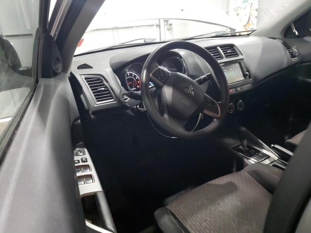  MITSUBISHI OUTLANDER 2018 Srebrny