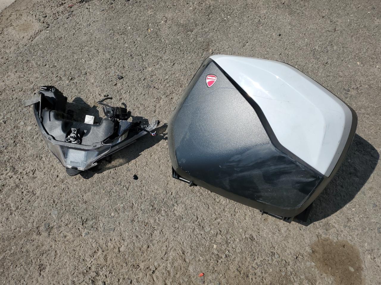 DUCATI MULTISTRAD 2023 VIN ZDMAALVWXPB015219 фото 8