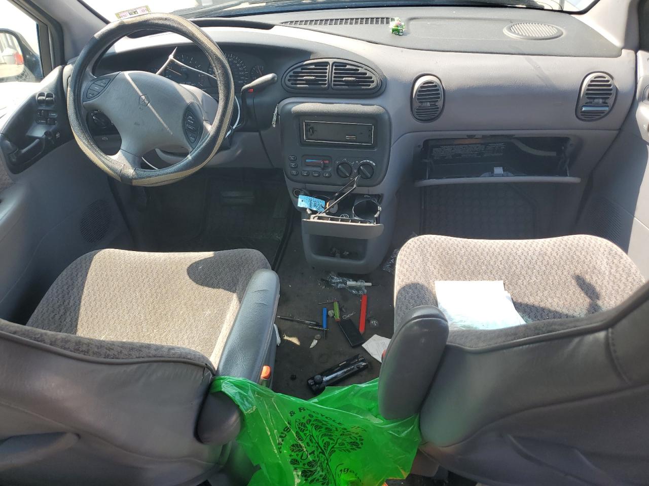 1998 Dodge Grand Caravan Se VIN: 1B4GP44GXWB544749 Lot: 60093705