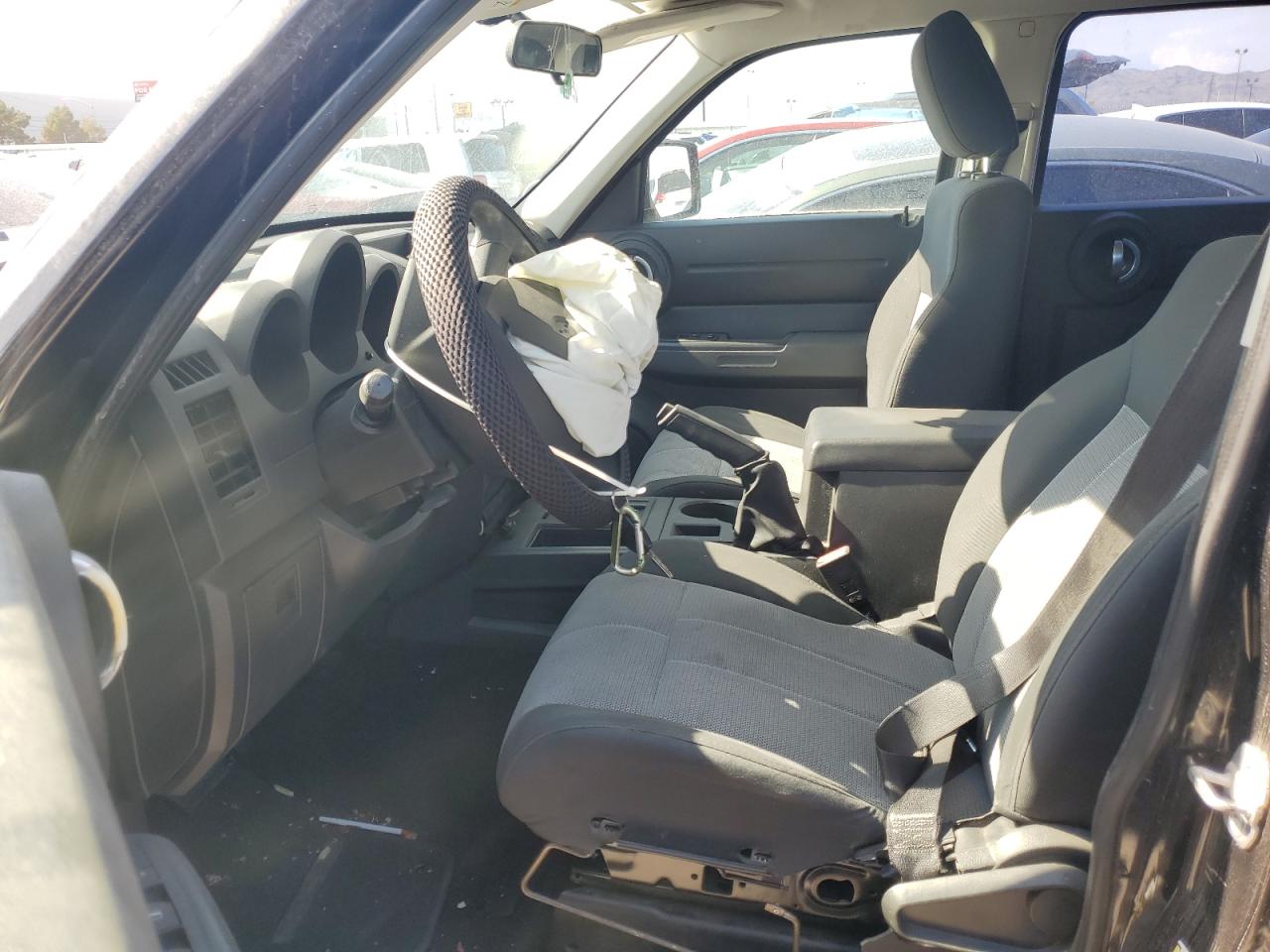 2009 Dodge Nitro - Image 7