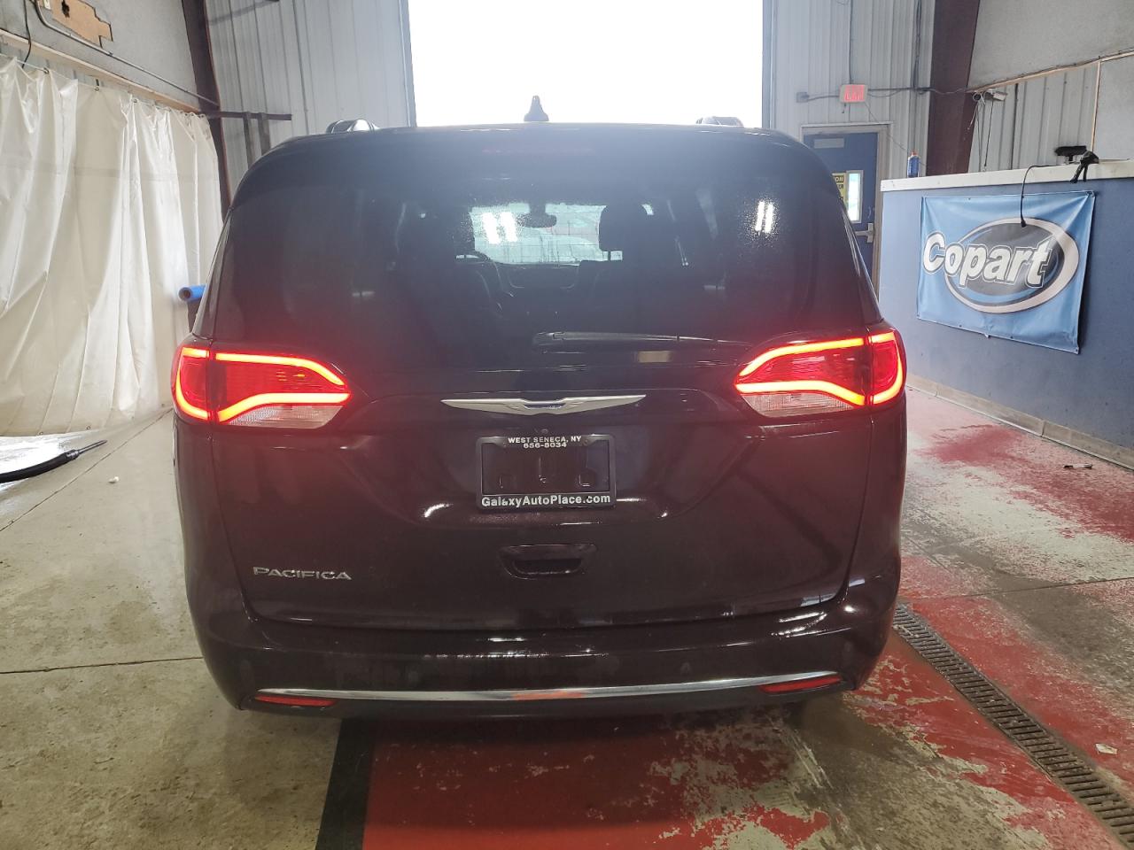2017 Chrysler Pacifica Touring L VIN: 2C4RC1BG1HR610800 Lot: 62926435