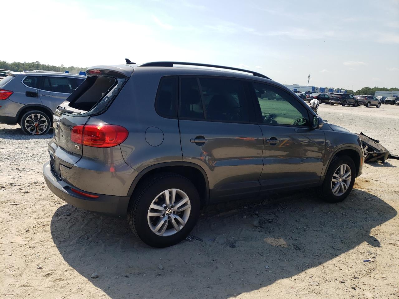 VOLKSWAGEN TIGUAN 2017 VIN WVGAV7AX9HK018499 photo 3