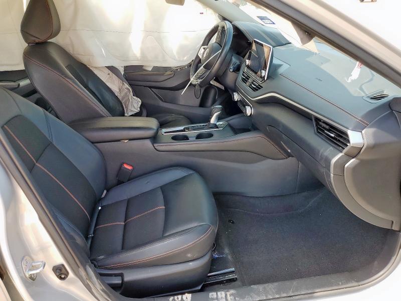  NISSAN ALTIMA 2022 Srebrny