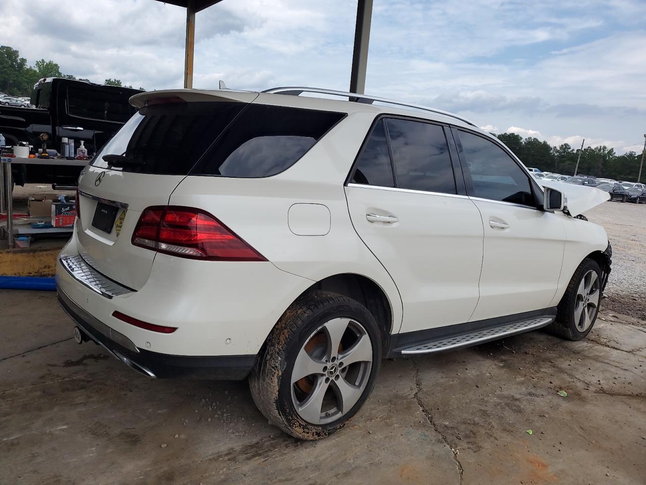 MERCEDES-BENZ GLE-CLASS 2017 VIN 4JGDA5JB6HA941160 photo 3