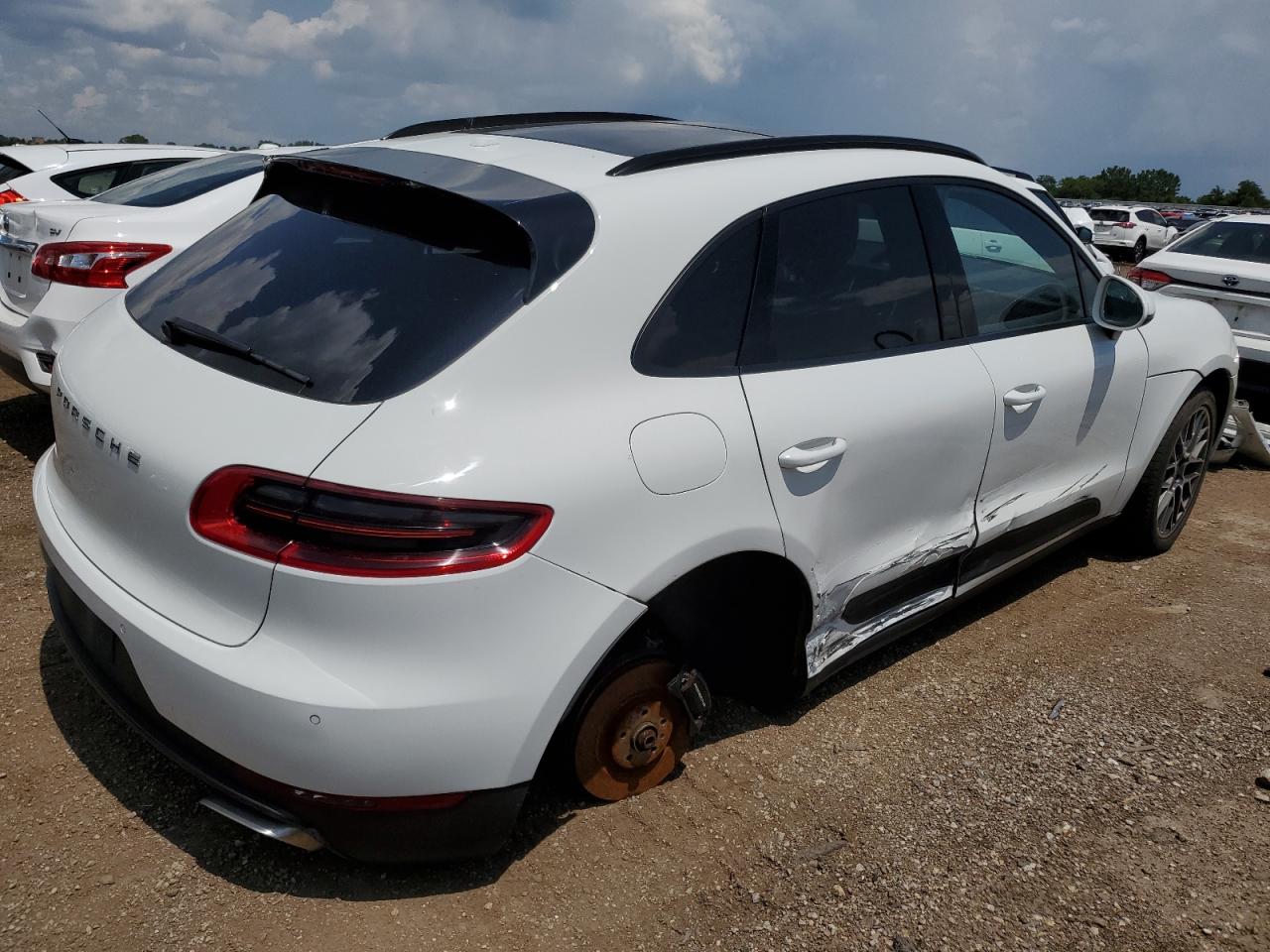 PORSCHE MACAN 2018 VIN WP1AA2A56JLB13473 photo 3