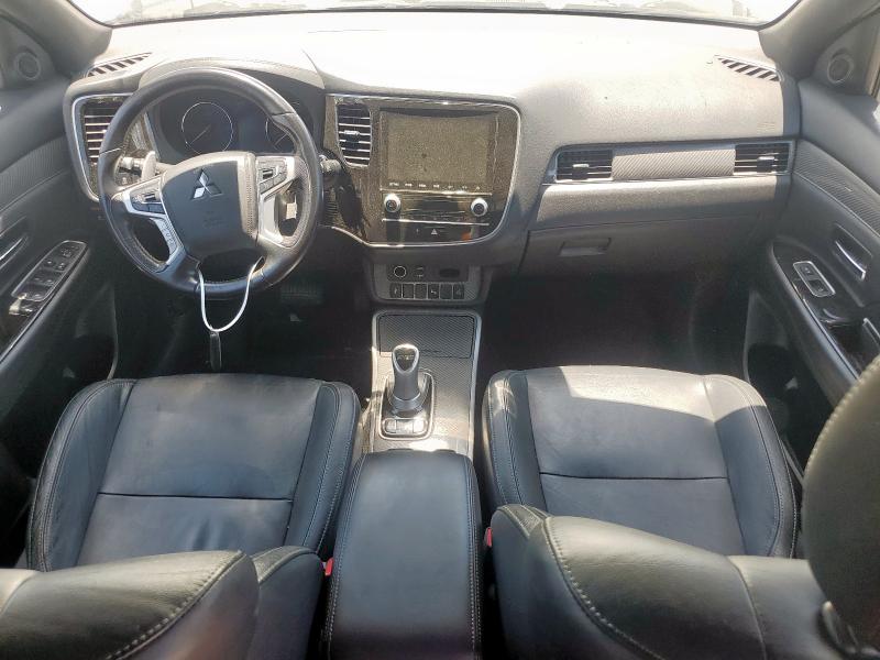  MITSUBISHI OUTLANDER 2022 Srebrny