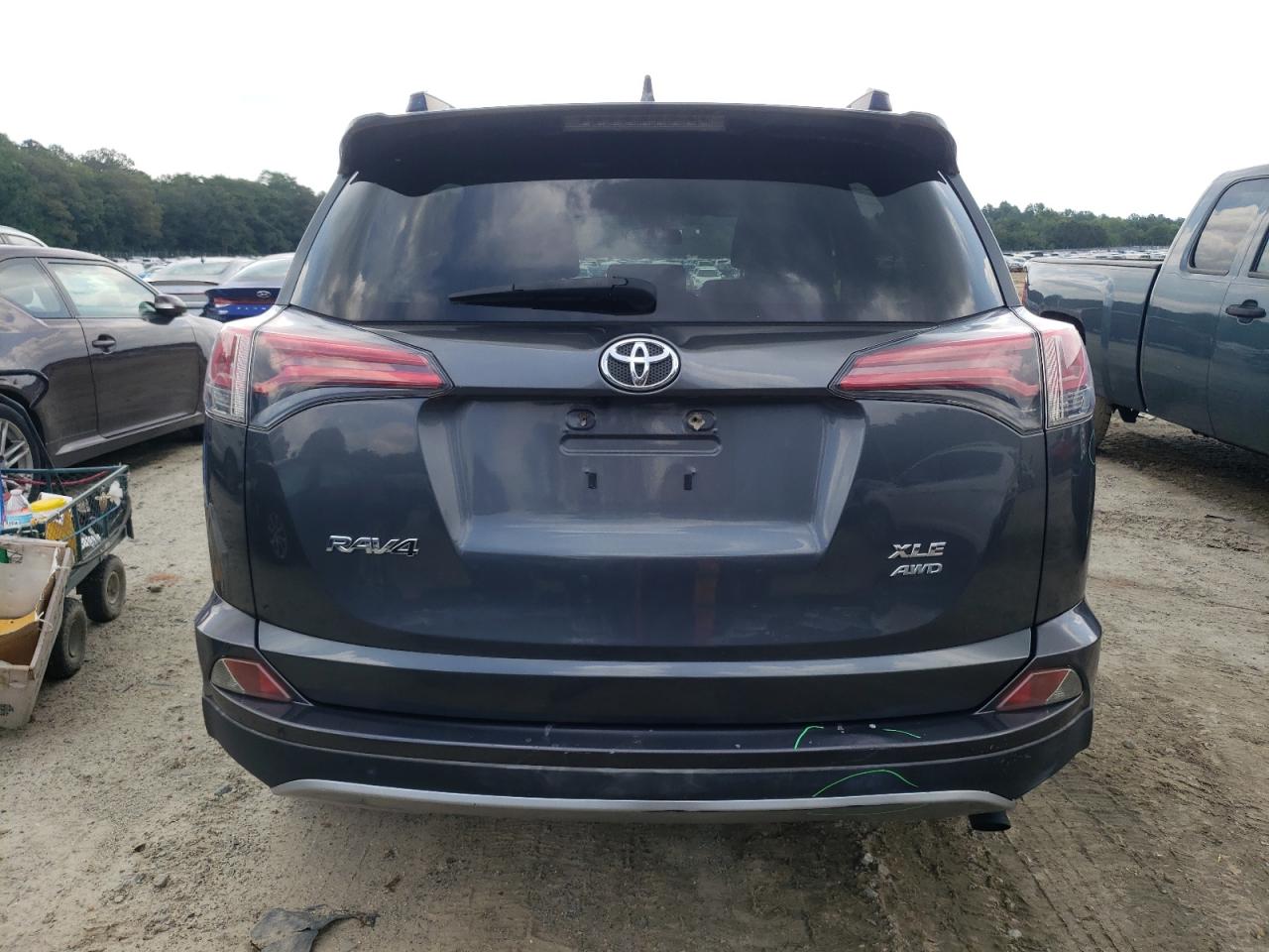 2017 Toyota Rav4 Xle VIN: JTMRFREV1HD200811 Lot: 62778965
