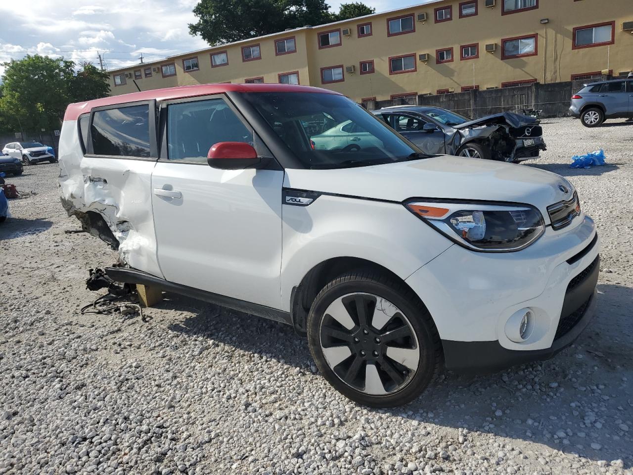 KIA SOUL 2017 VIN KNDJP3A56H7446278 photo 4