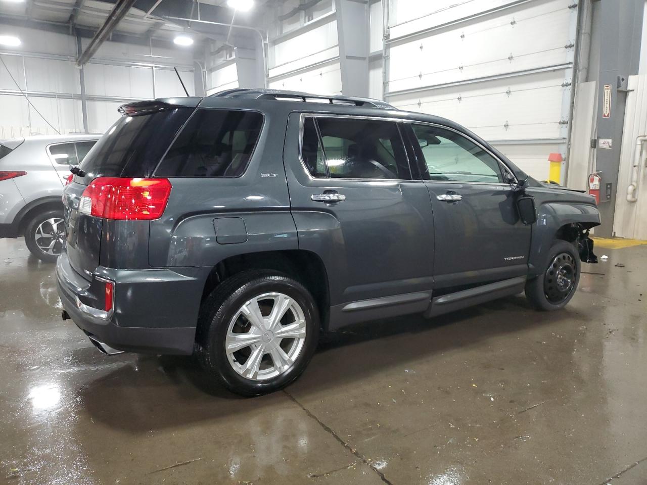 GMC TERRAIN 2017 VIN 2GKFLUE36H6231956 фото 3