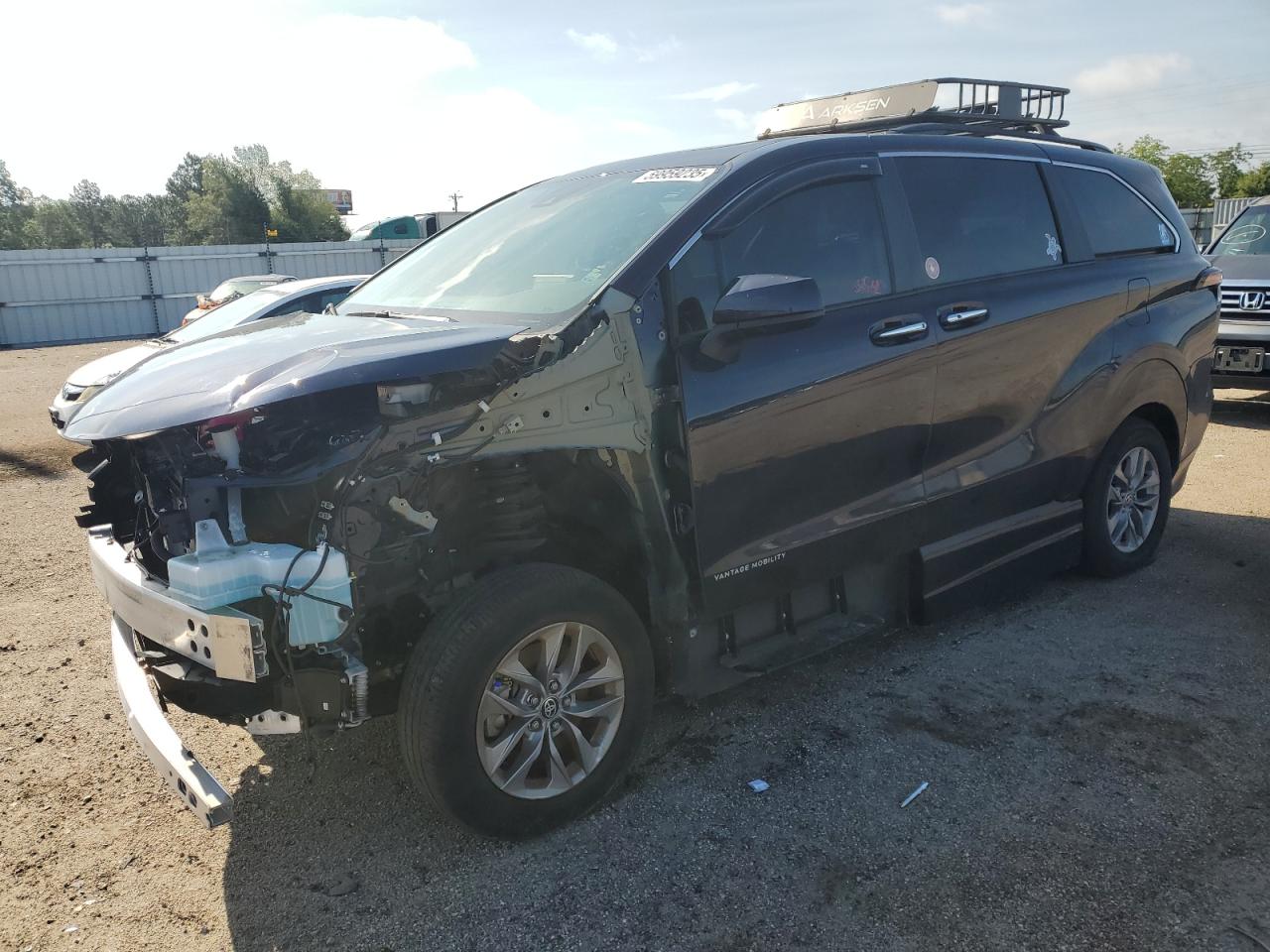 2024 Toyota Sienna Xle en Venta en Newton, AL - Front End