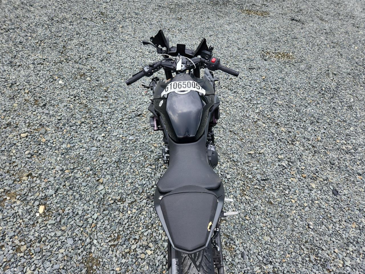 2025 Suzuki Gsx800 F VIN: JS1EM13B0S7100195 Lot: 61065005