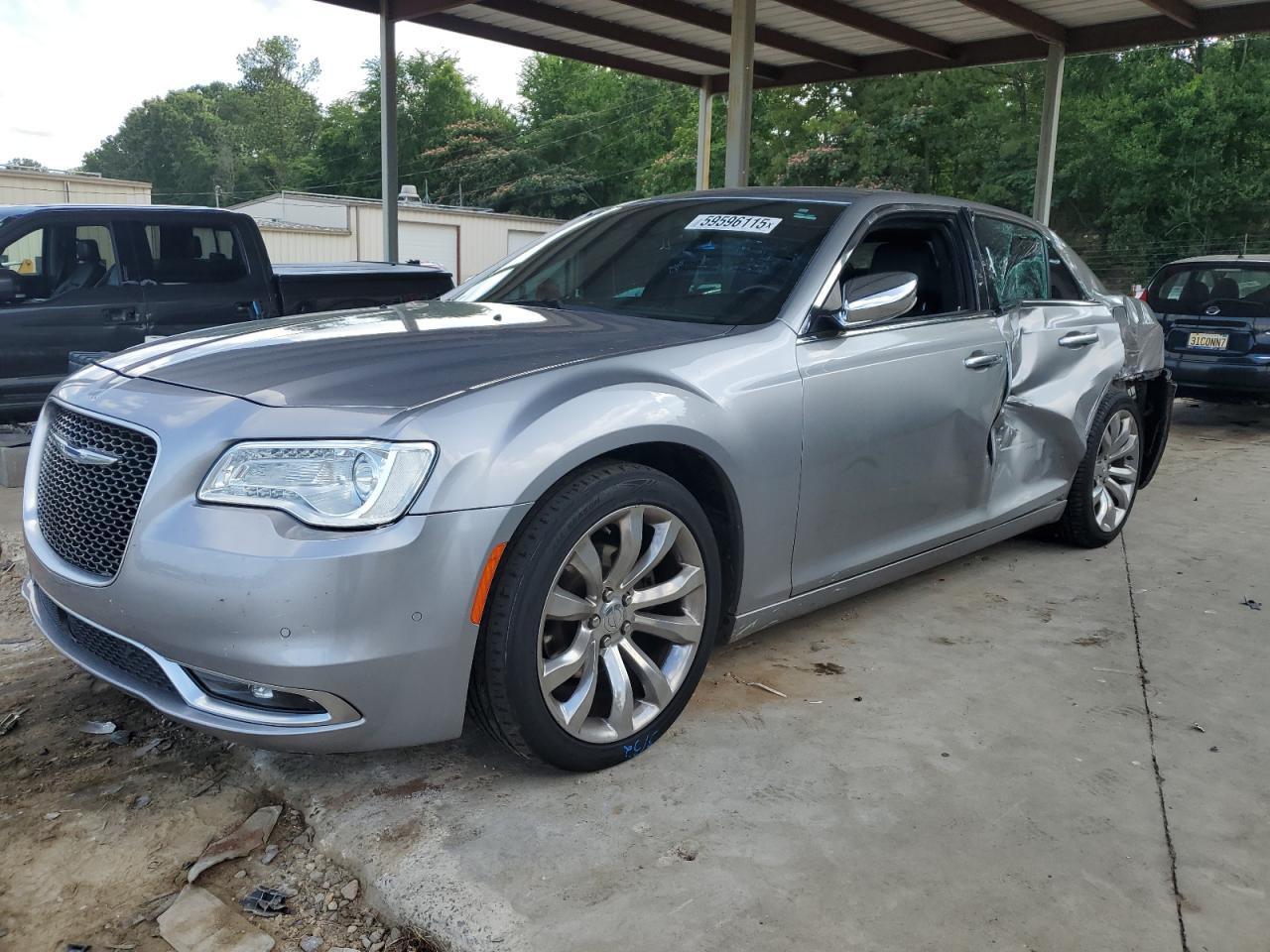 Hueytown, AL에서 판매 중인 2015 Chrysler 300C Platinum - Side