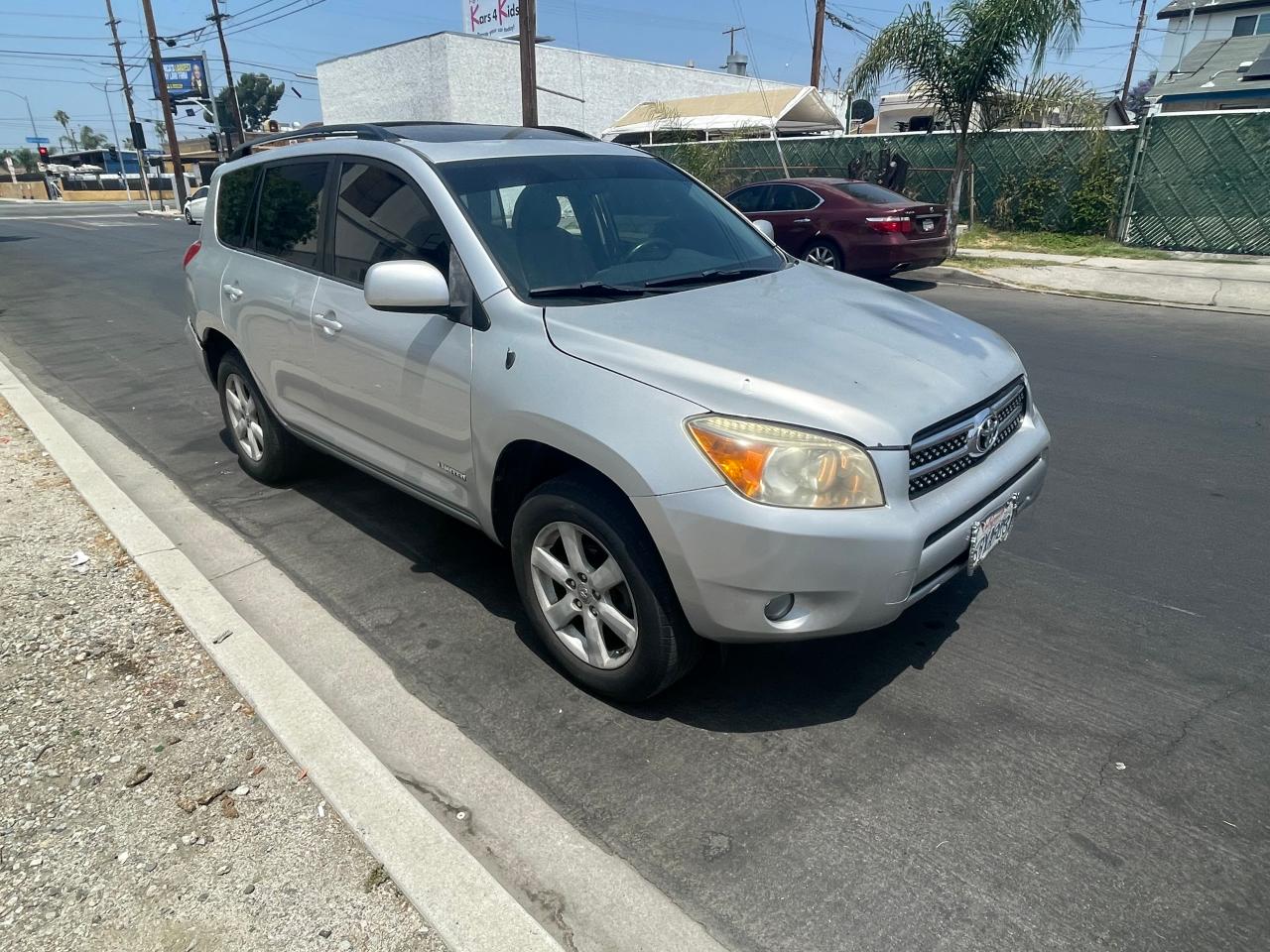 2008 Toyota Rav4 Limited იყიდება Sun Valley-ში, CA - Normal Wear