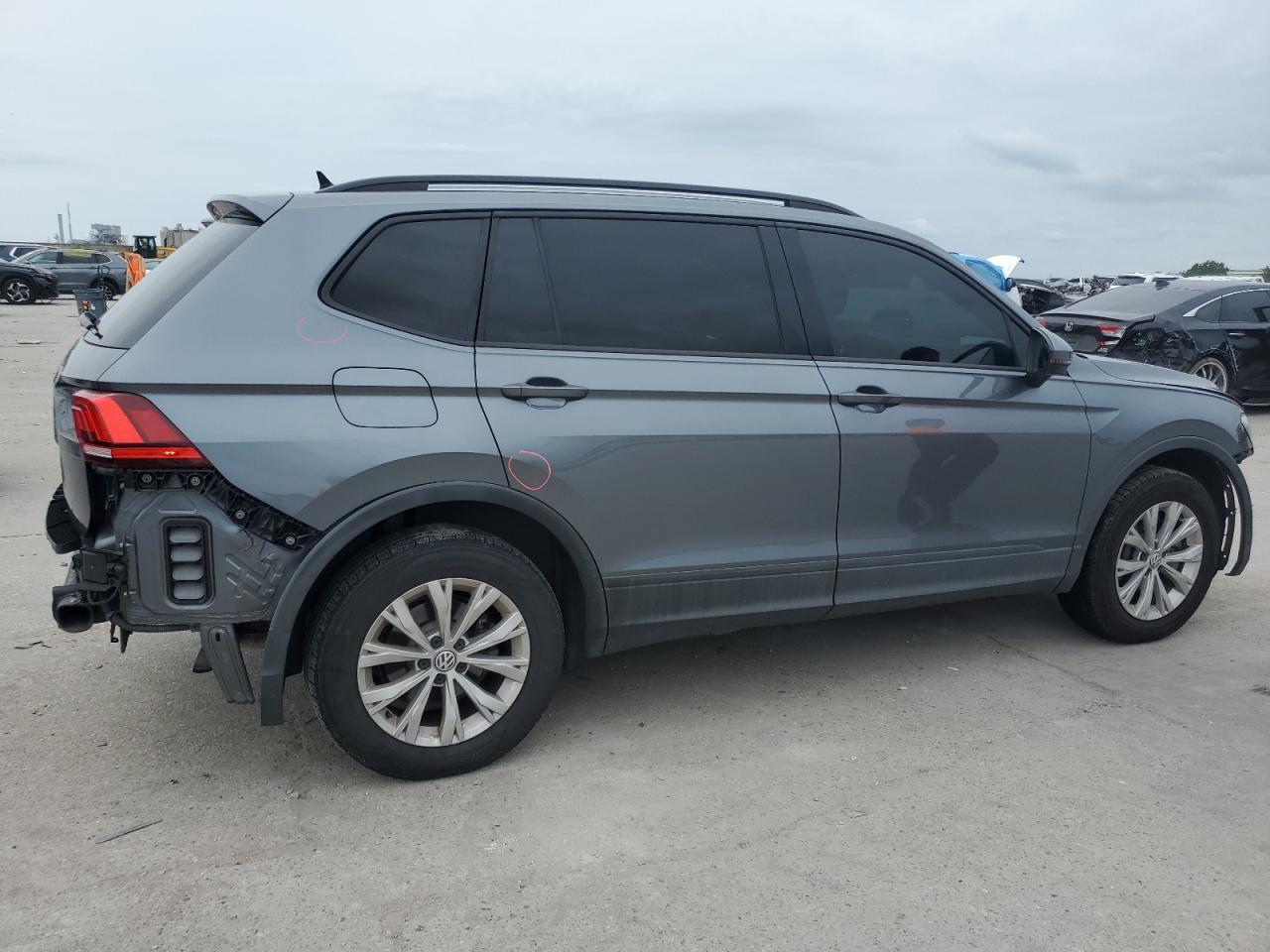 VOLKSWAGEN TIGUAN 2020 VIN 3VV1B7AX1LM152875 photo 3
