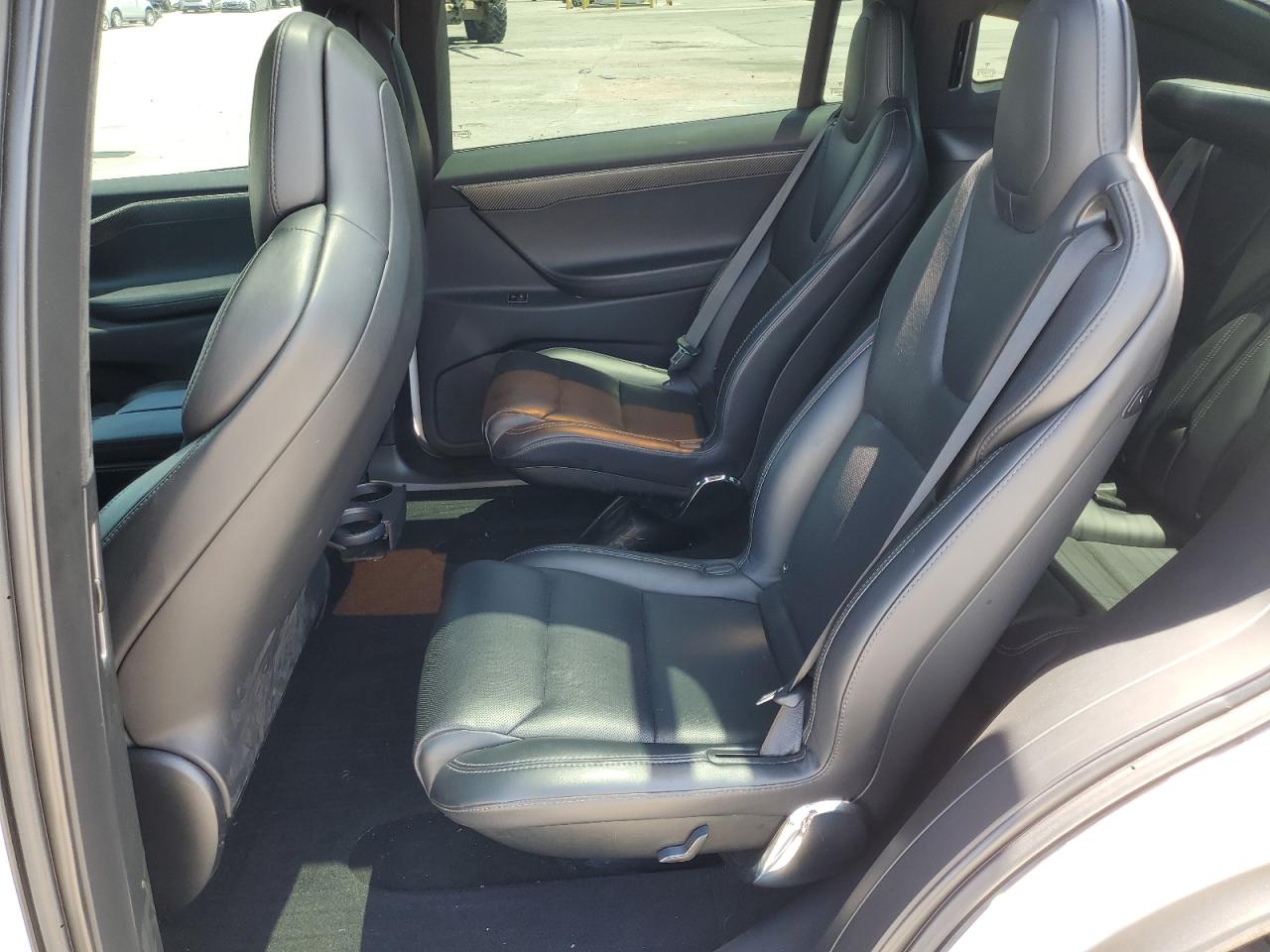 2018 Tesla Model X VIN: 5YJXCBE40JF136127 Lot: 60986185