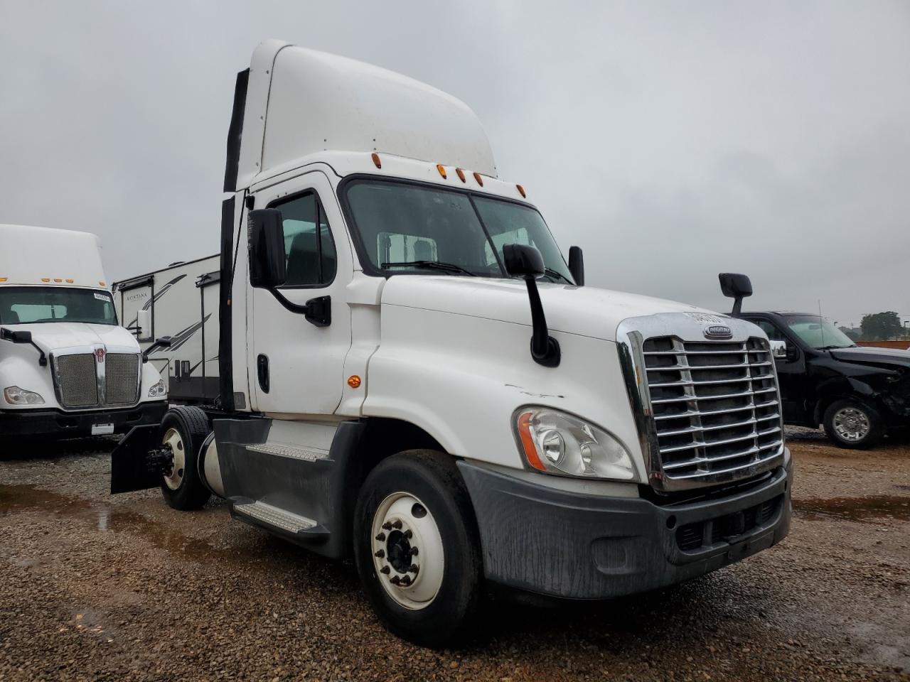 2015 Freightliner Cascadia 125 Semi Truck de vânzare în Tanner, AL - Normal Wear