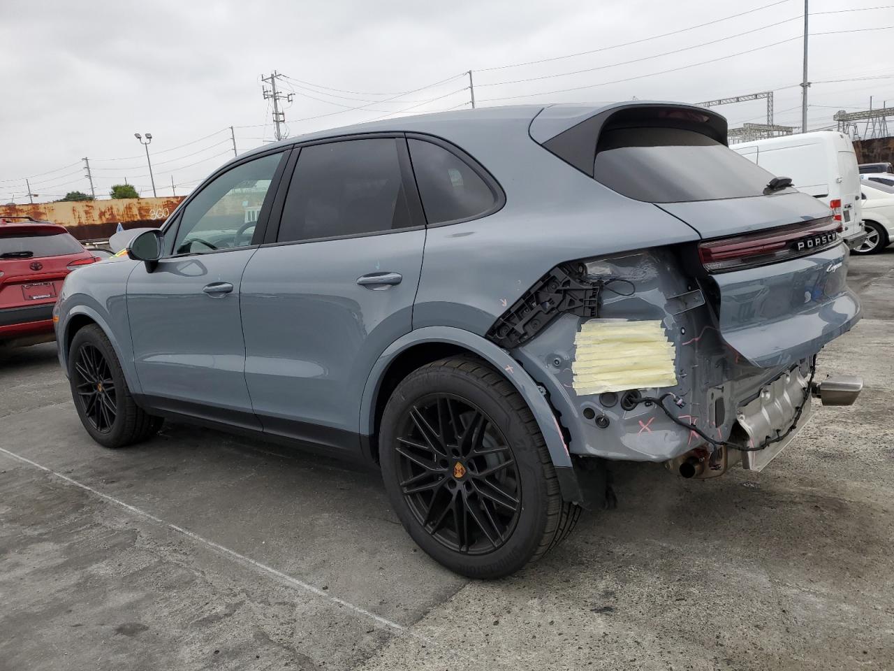 PORSCHE CAYENNE 2025 VIN WP1AA2AY9SDA03152 фото 2