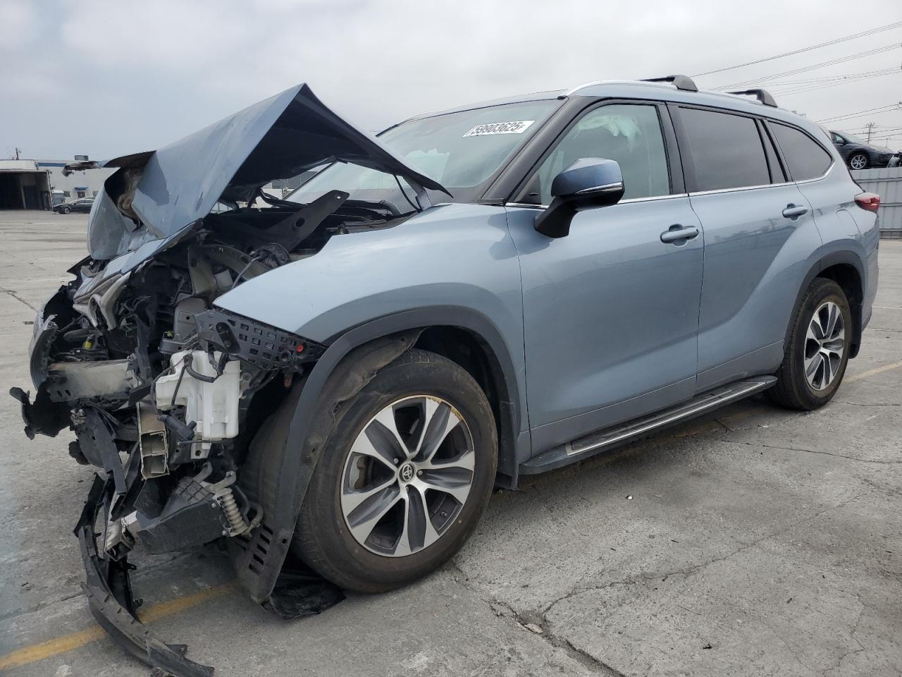 2021 Toyota Highlander Hybrid Xle продається в Sun Valley, CA - Front End