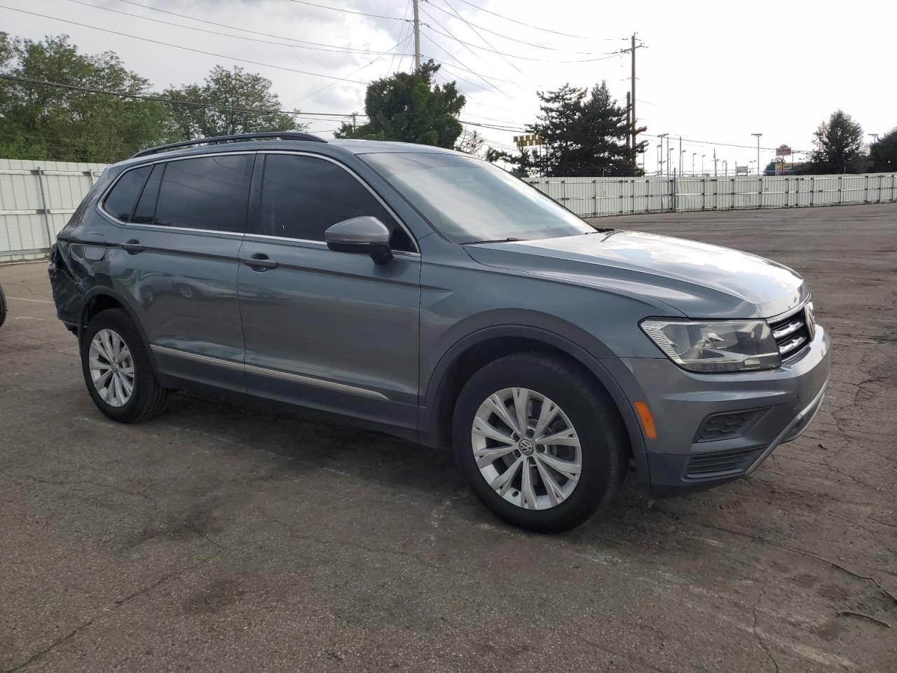VOLKSWAGEN TIGUAN 2018 VIN 3VV3B7AX8JM103579 photo 4
