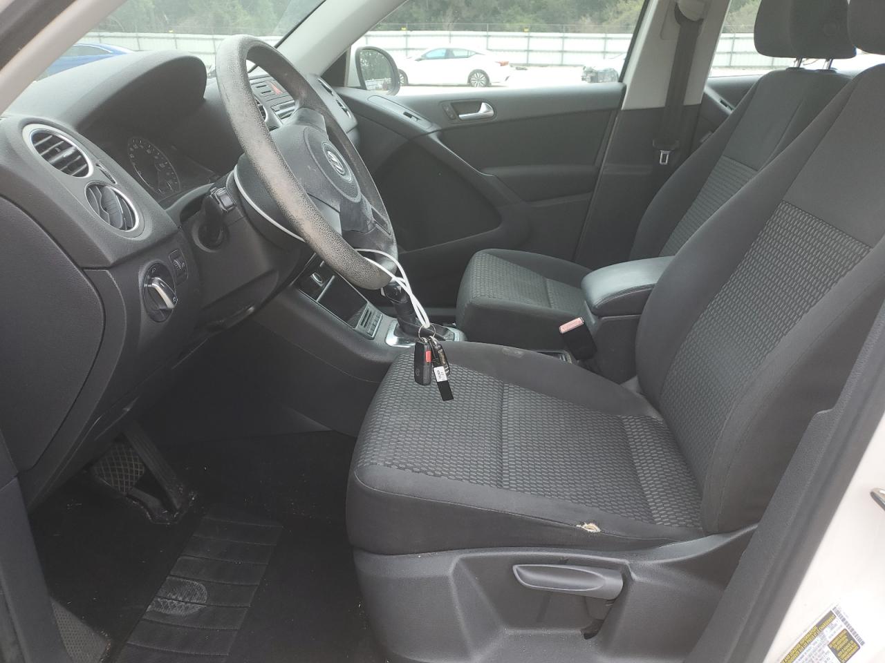 2011 Volkswagen Tiguan S VIN: WVGBV7AX7BW560012 Lot: 63031455