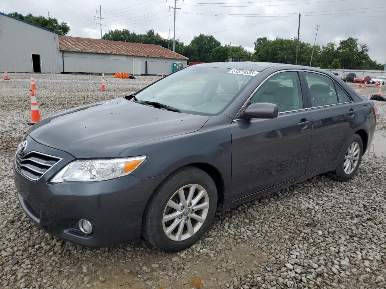 2011 Toyota Camry Base for Sale in Columbus, OH - Minor Dent/Scratches