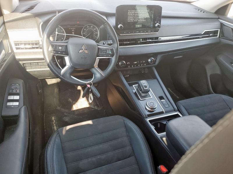  MITSUBISHI OUTLANDER 2023 Красный