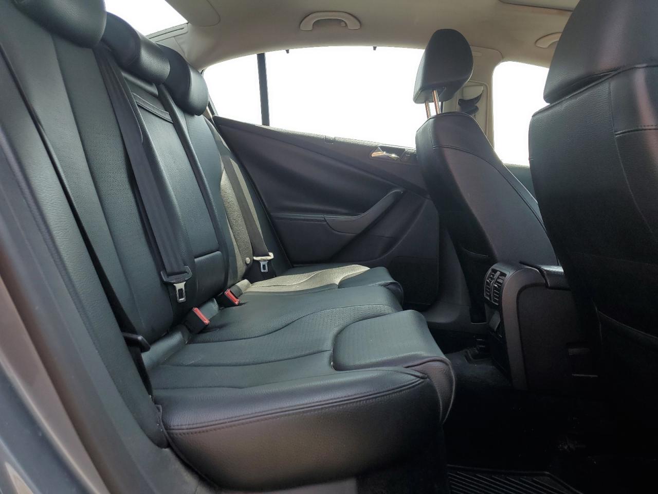2008 Volkswagen Passat Komfort VIN: WVWAK73C68P082414 Lot: 61903505
