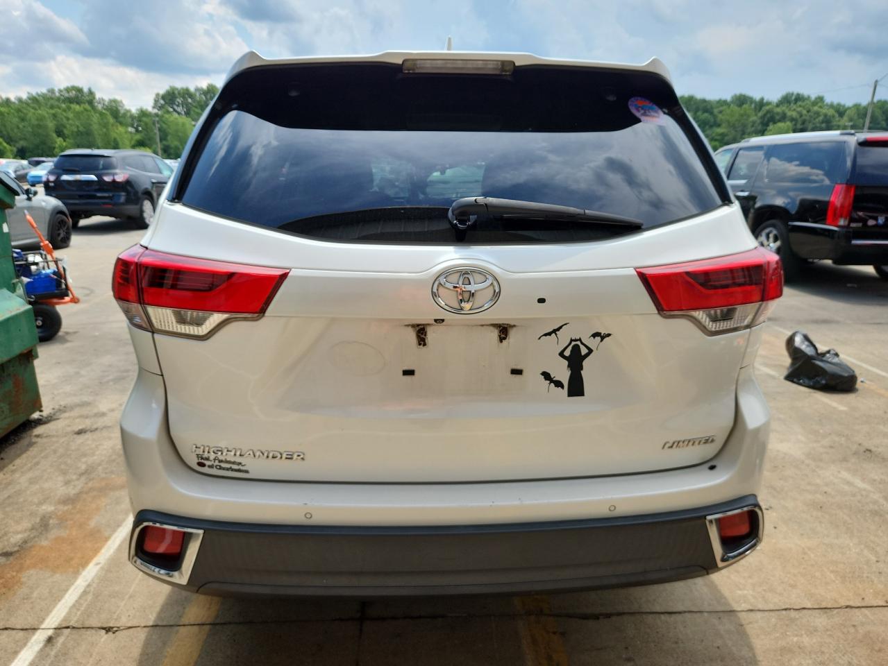 2017 Toyota Highlander Limited VIN: 5TDYZRFH1HS227670 Lot: 62749185