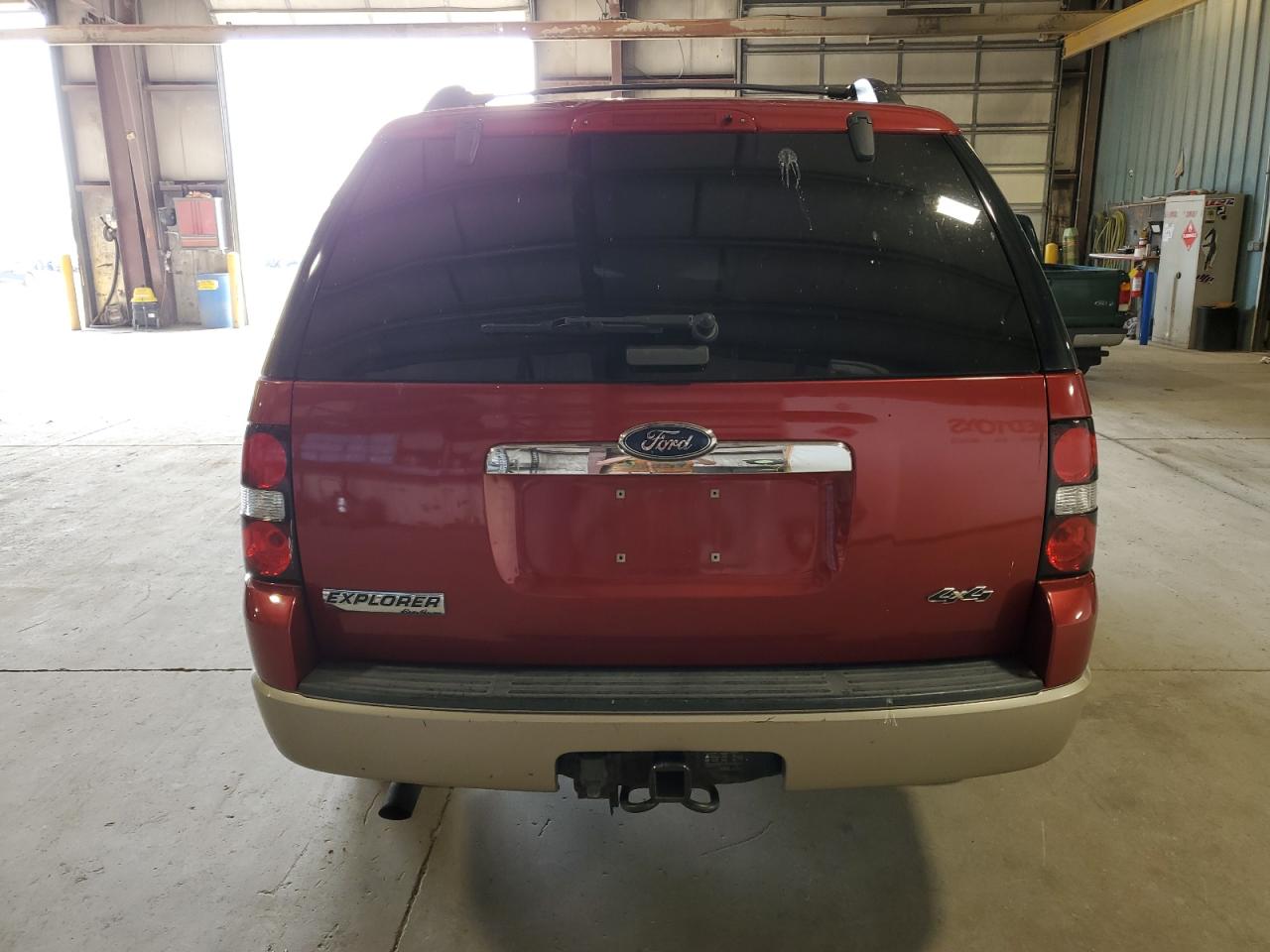 2008 Ford Explorer Eddie Bauer VIN: 1FMEU74898UA69823 Lot: 60681135